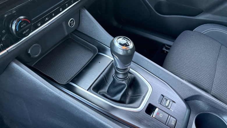 Nissan Qashqai 1.3 DiG-T MH Acenta Premium 5dr Petrol Hatchback